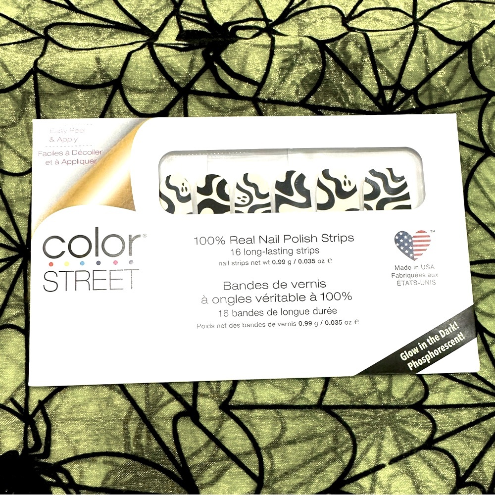 Color Street Glow in the Dark Halloween Nail Strips 👻 Feeling Fab-boo-lous